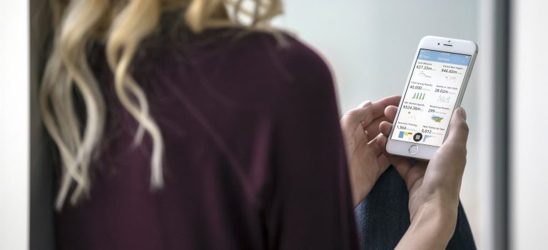 デジタルサイネージが切り開く未来社会の情報発信と多様化する活用シーンについて