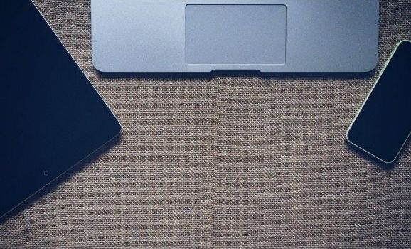 デジタルサイネージが切り開く情報配信と広告表現の未来社会