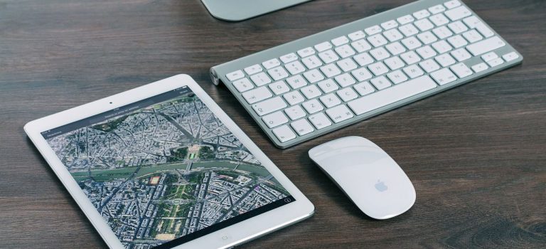 生活圏を変えるデジタルサイネージがもたらす次世代情報発信革命